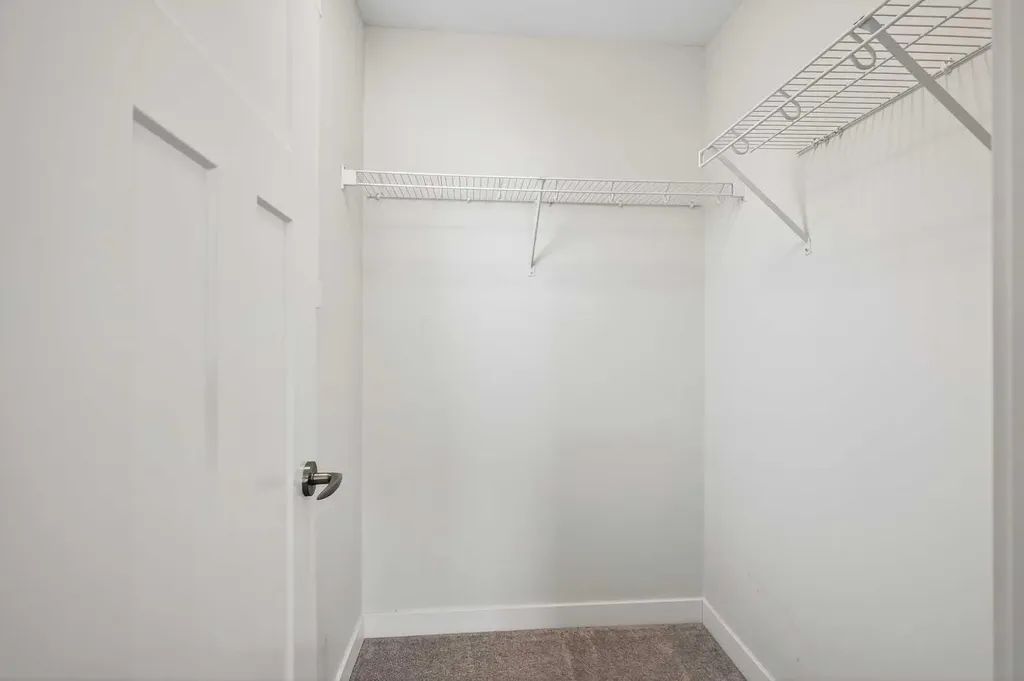 401 South Point Glen SW Airdrie AB T4B 4L1