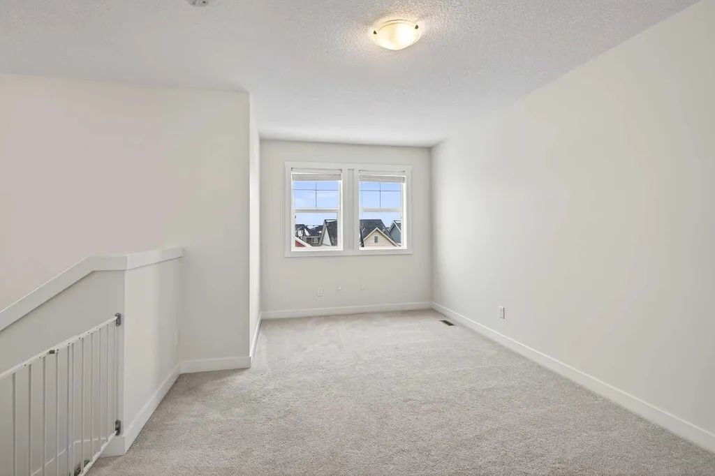 401 South Point Glen SW Airdrie AB T4B 4L1