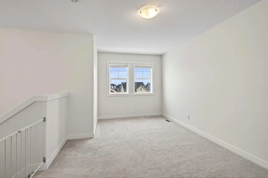 401 South Point Glen SW Airdrie AB T4B 4L1