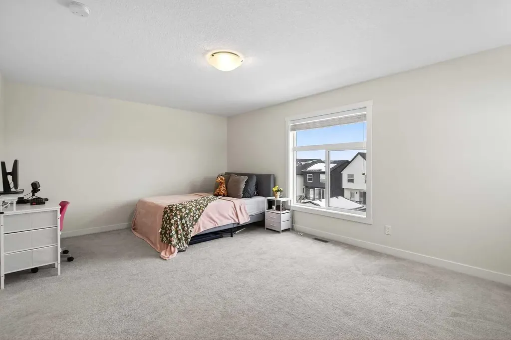 401 South Point Glen SW Airdrie AB T4B 4L1