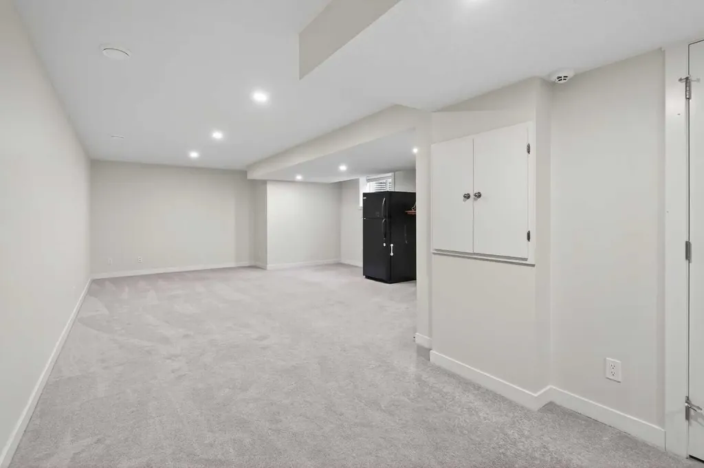 401 South Point Glen SW Airdrie AB T4B 4L1