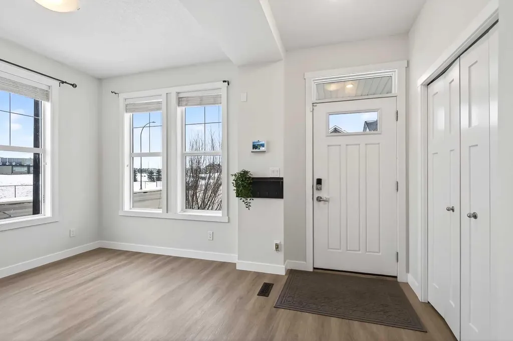 401 South Point Glen SW Airdrie AB T4B 4L1