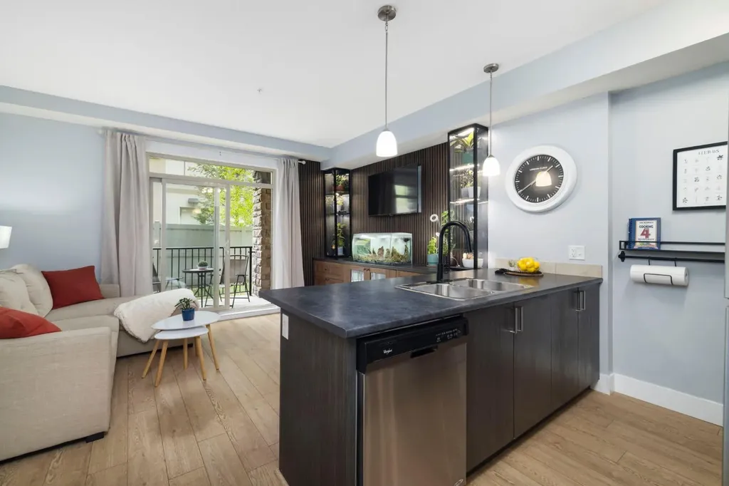 117 Copperpond Common SE Calgary AB T2Z 5E2