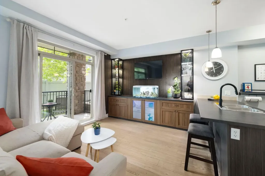 117 Copperpond Common SE Calgary AB T2Z 5E2