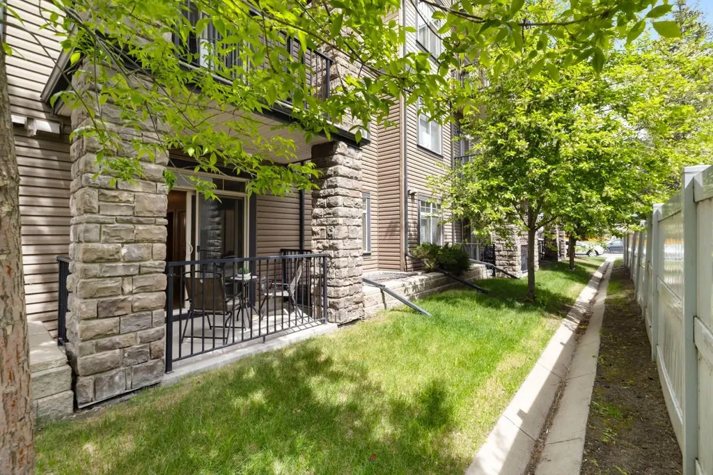 117 Copperpond Common SE Calgary AB T2Z 5E2