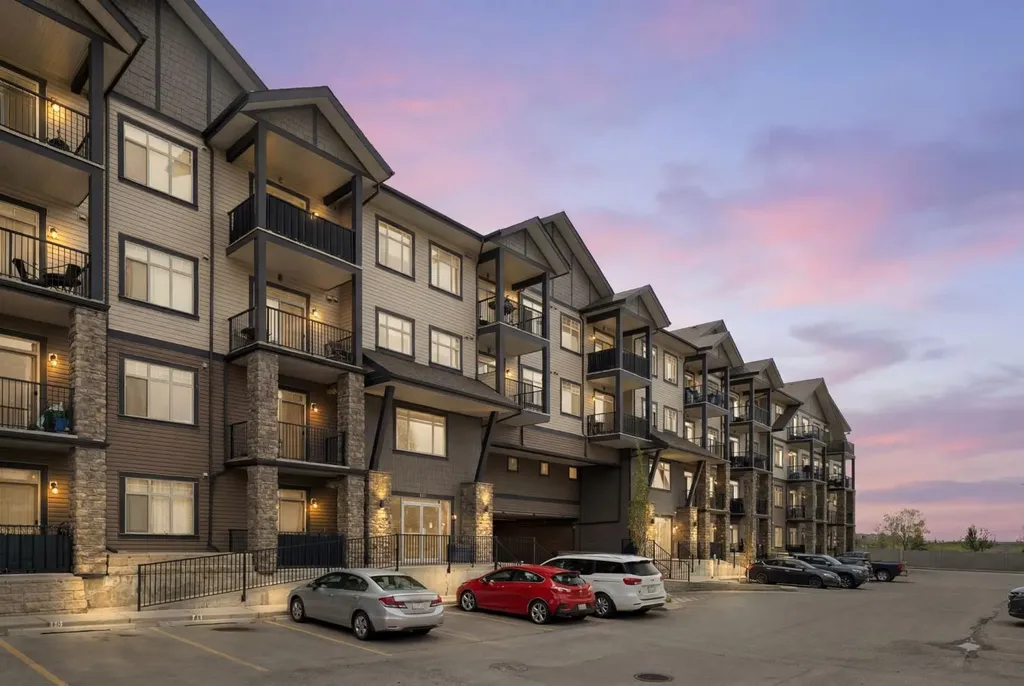 117 Copperpond Common SE Calgary AB T2Z 5E2