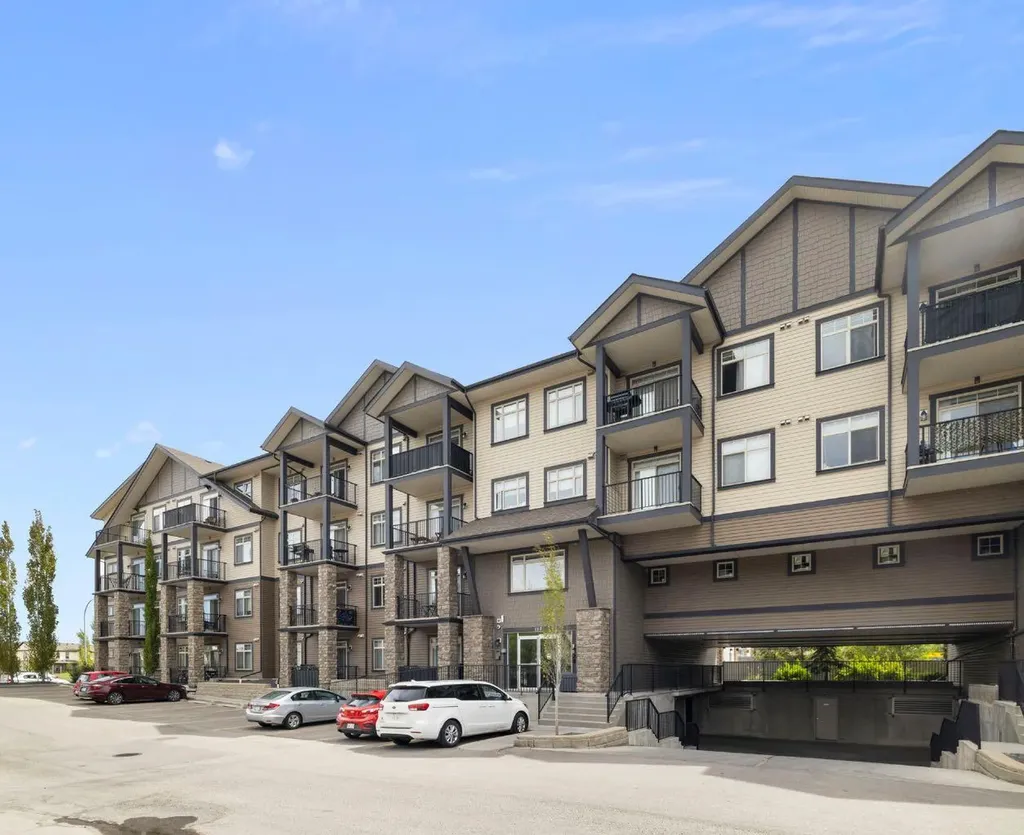 117 Copperpond Common SE Calgary AB T2Z 5E2