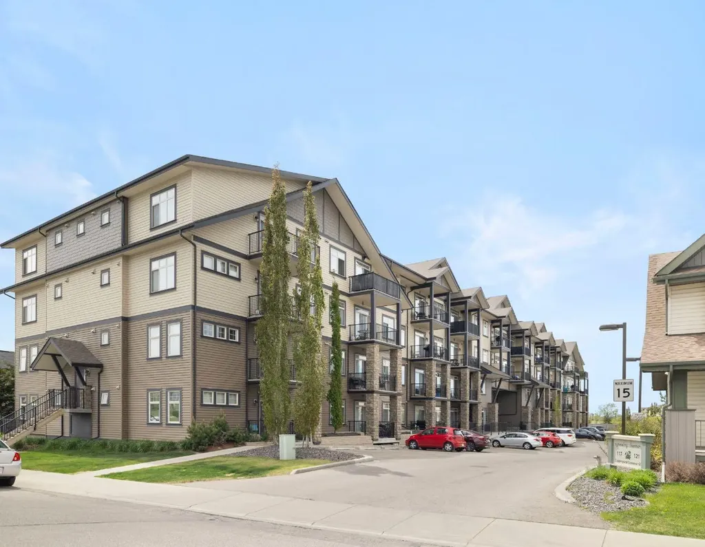 117 Copperpond Common SE Calgary AB T2Z 5E2