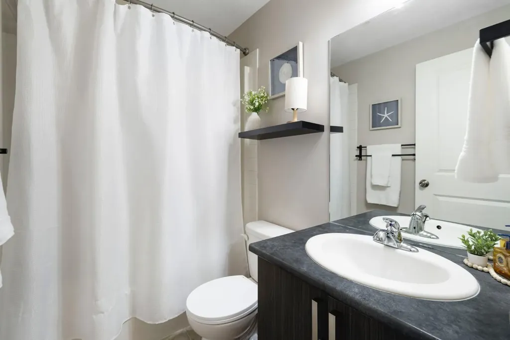 117 Copperpond Common SE Calgary AB T2Z 5E2