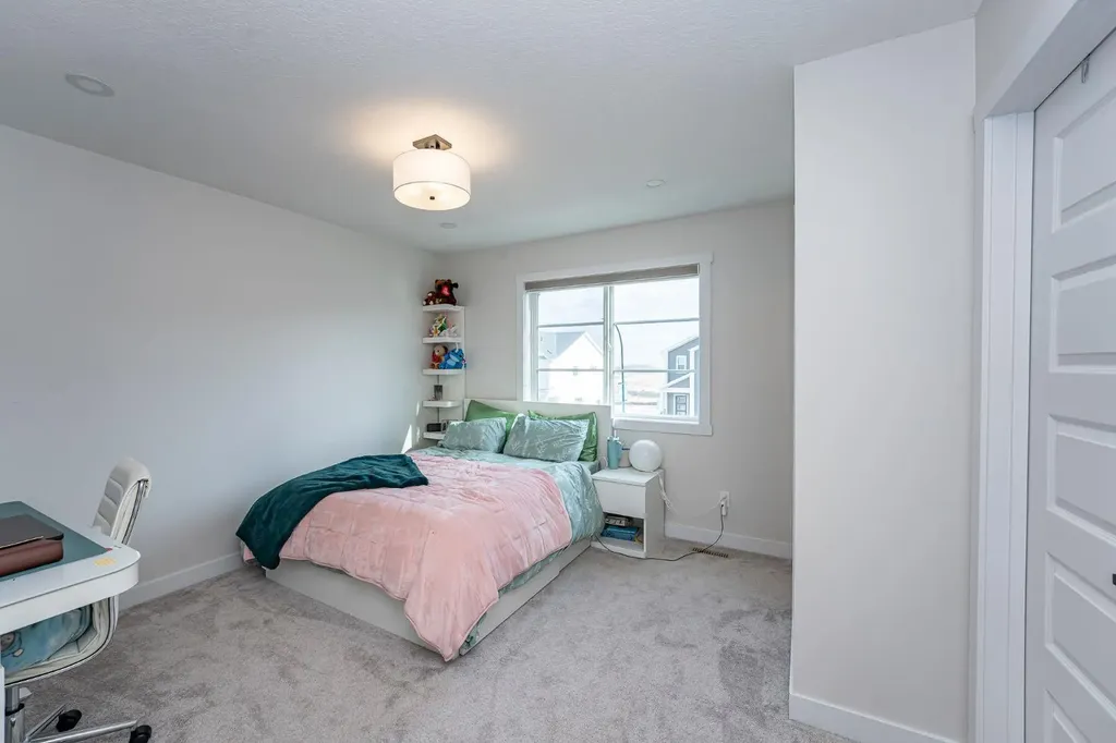 52 Lewiston Drive NE Calgary AB T3P 2J5
