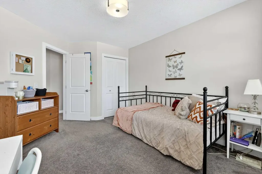 236 Aspenmere Circle Chestermere AB T1X 0T6