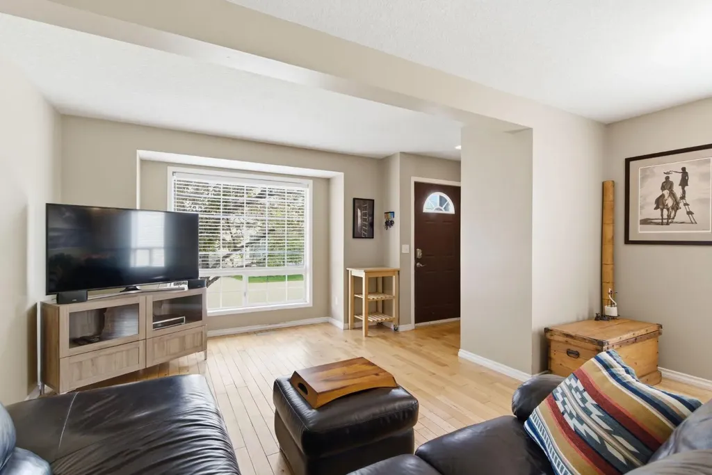 90 Coventry Lane NE Calgary AB T3K4G4