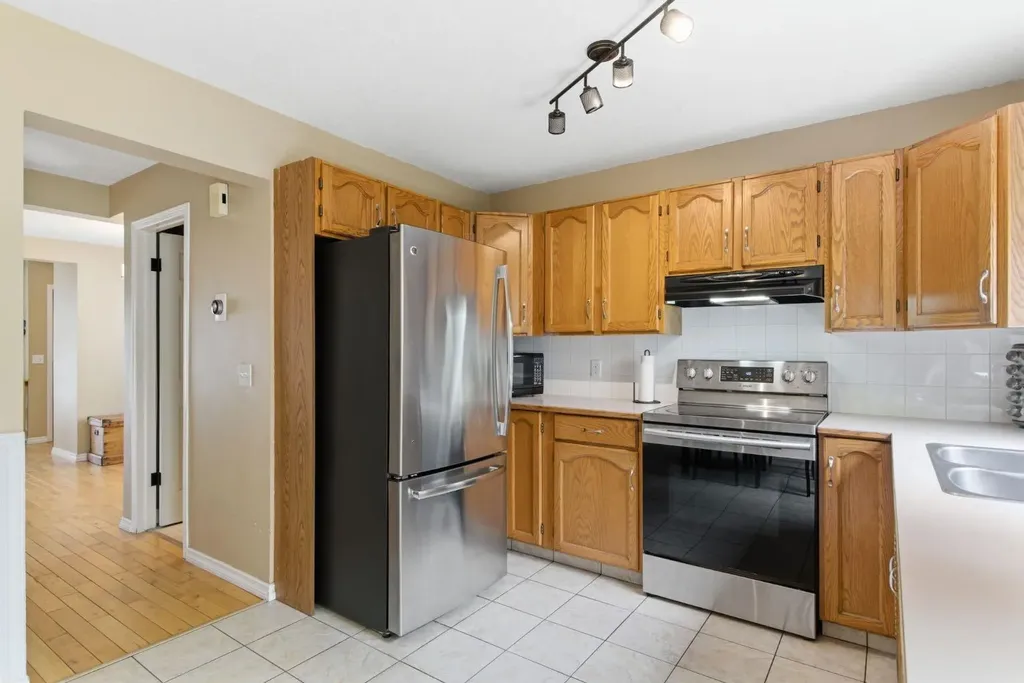 90 Coventry Lane NE Calgary AB T3K4G4