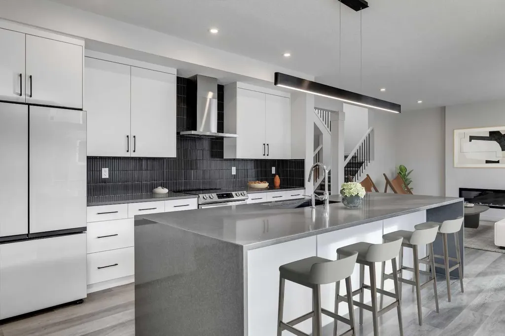 64 Waterford Terrace Chestermere AB T1X 2P7