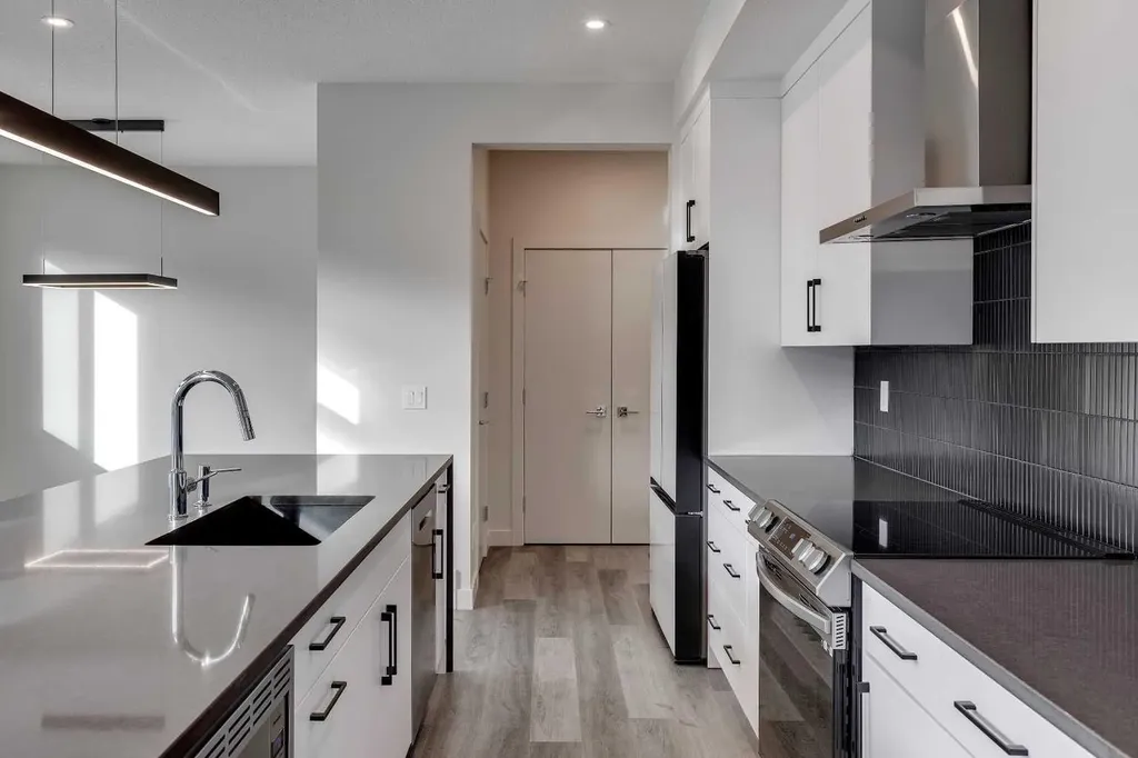 64 Waterford Terrace Chestermere AB T1X 2P7