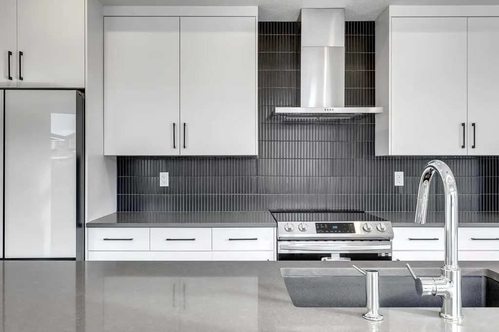 64 Waterford Terrace Chestermere AB T1X 2P7