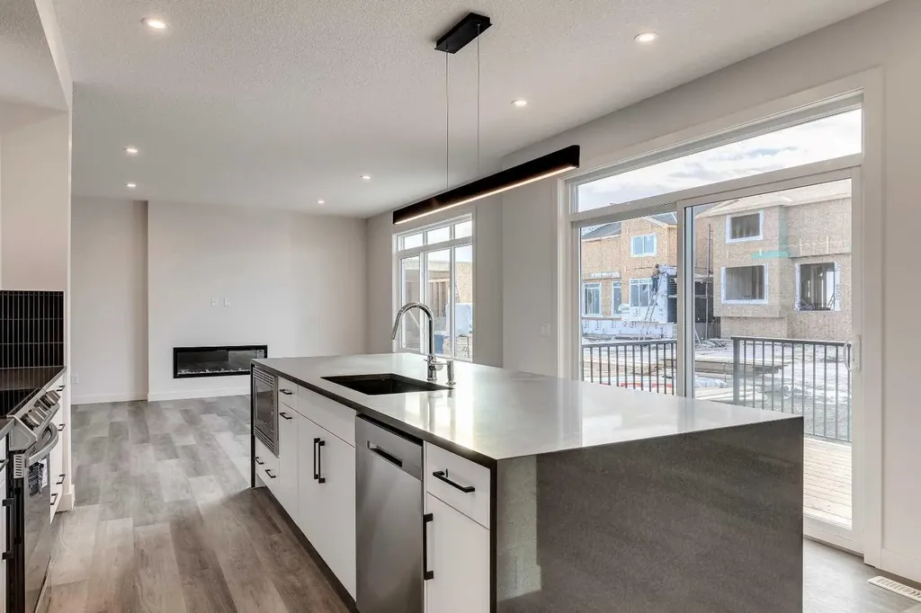 64 Waterford Terrace Chestermere AB T1X 2P7