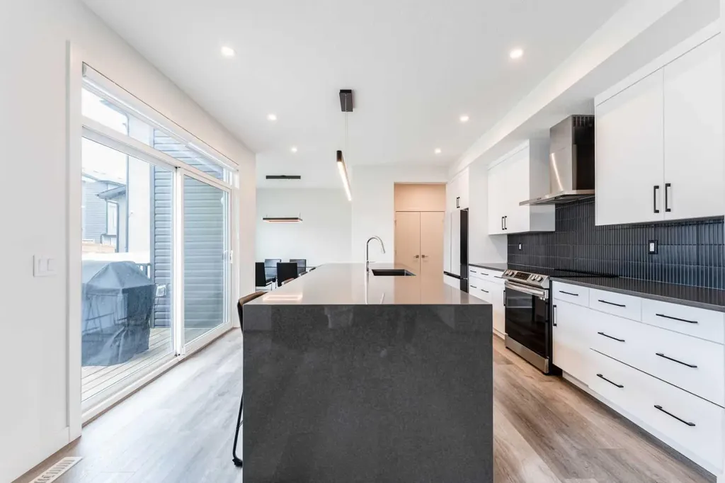 64 Waterford Terrace Chestermere AB T1X 2P7