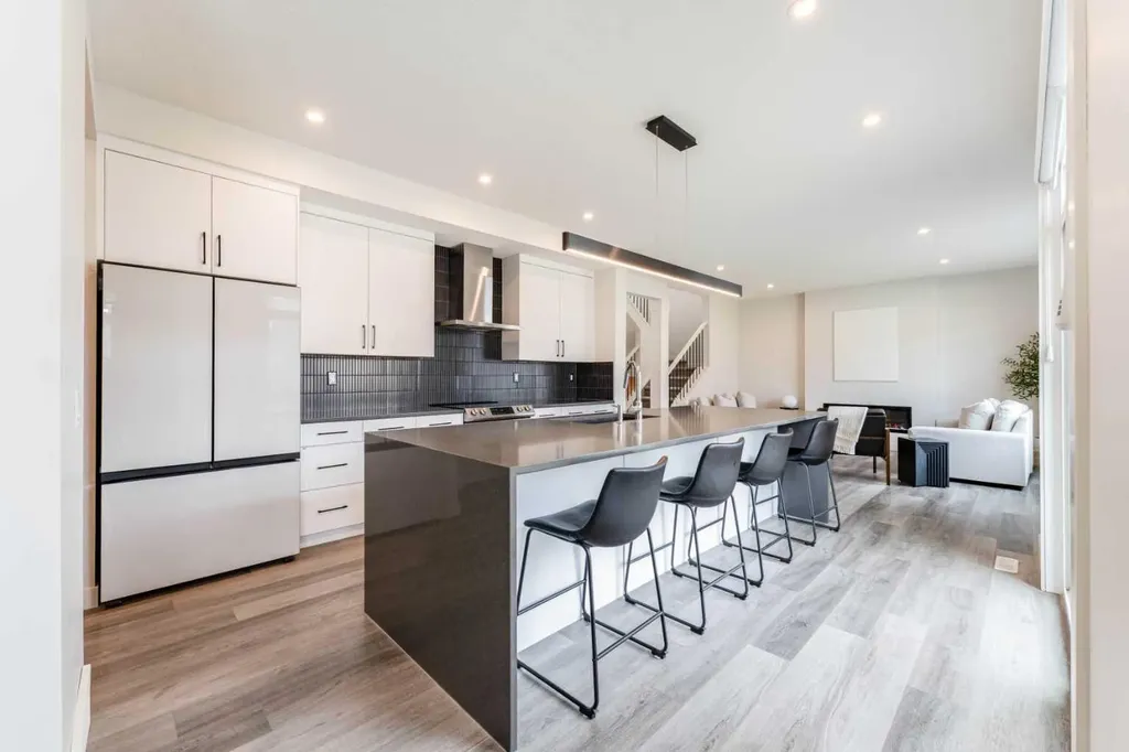 64 Waterford Terrace Chestermere AB T1X 2P7