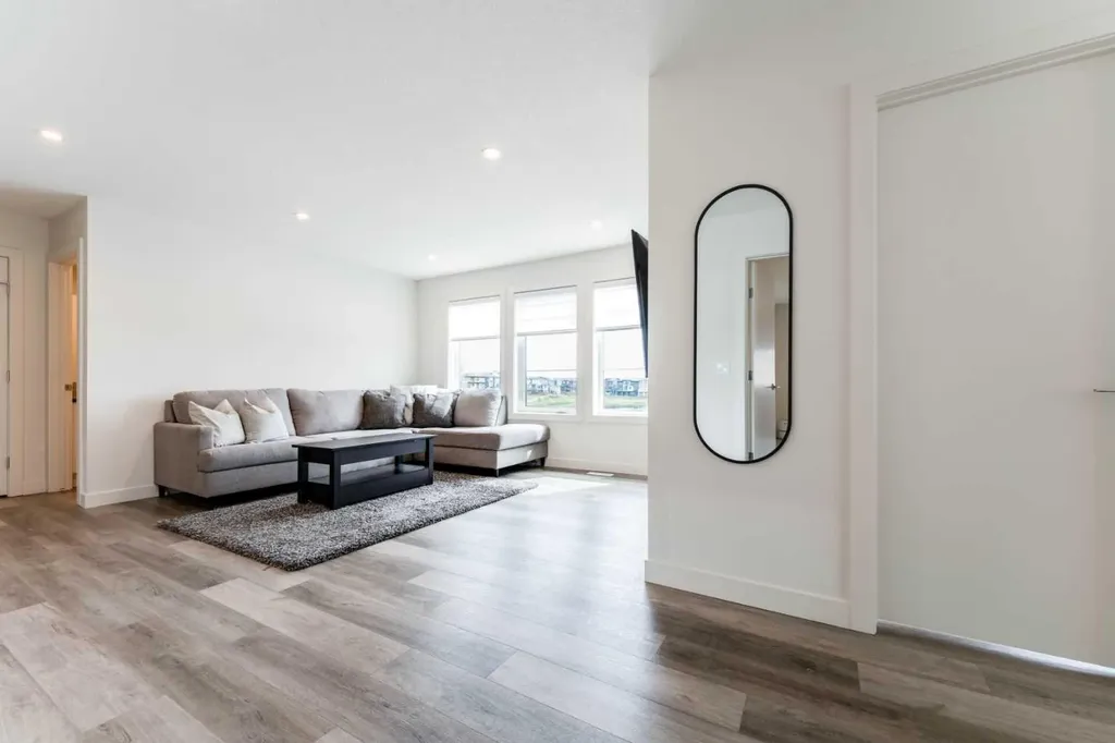 64 Waterford Terrace Chestermere AB T1X 2P7