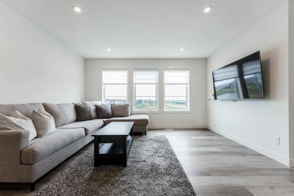 64 Waterford Terrace Chestermere AB T1X 2P7