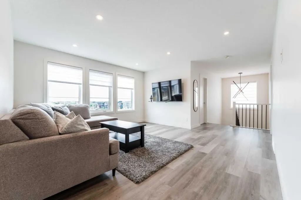 64 Waterford Terrace Chestermere AB T1X 2P7