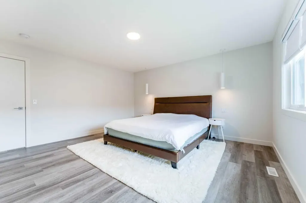 64 Waterford Terrace Chestermere AB T1X 2P7