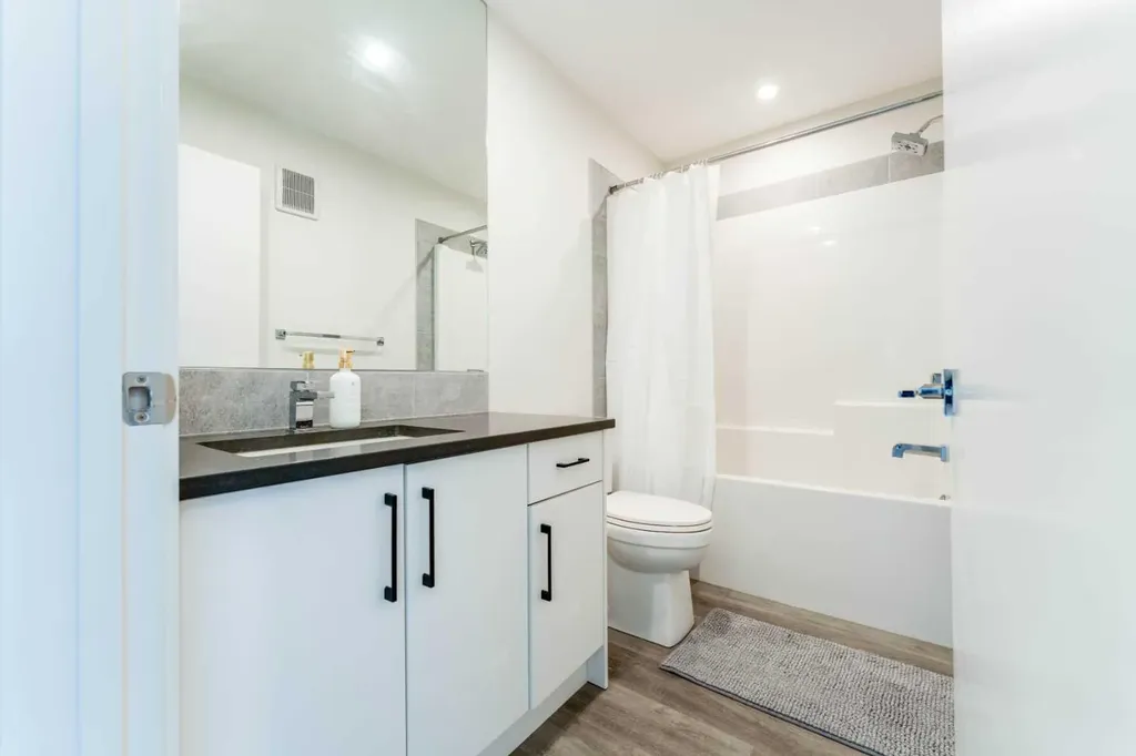 64 Waterford Terrace Chestermere AB T1X 2P7