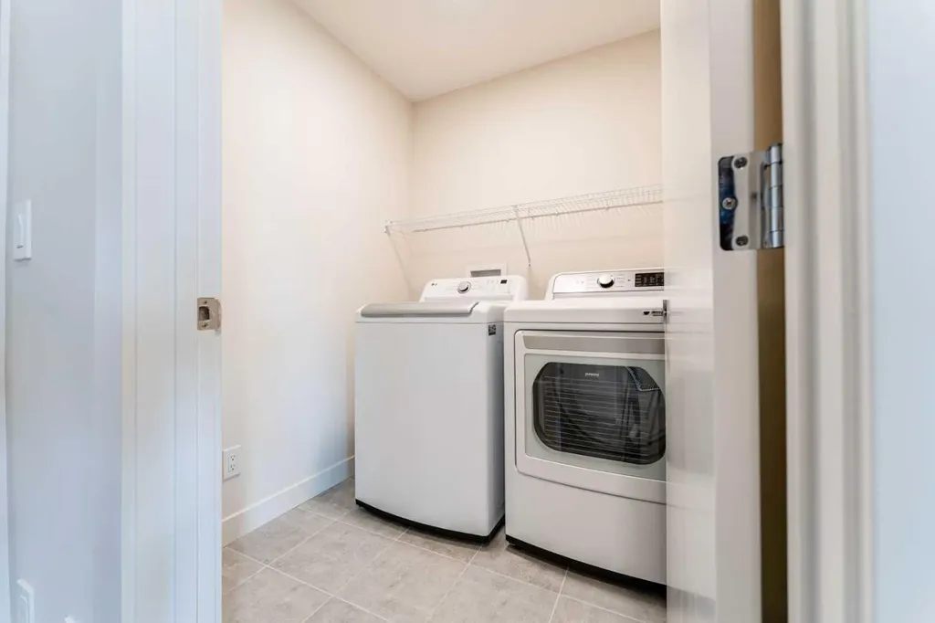 64 Waterford Terrace Chestermere AB T1X 2P7