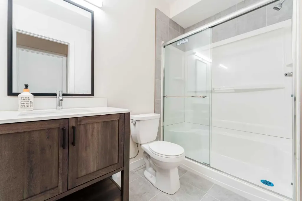 64 Waterford Terrace Chestermere AB T1X 2P7