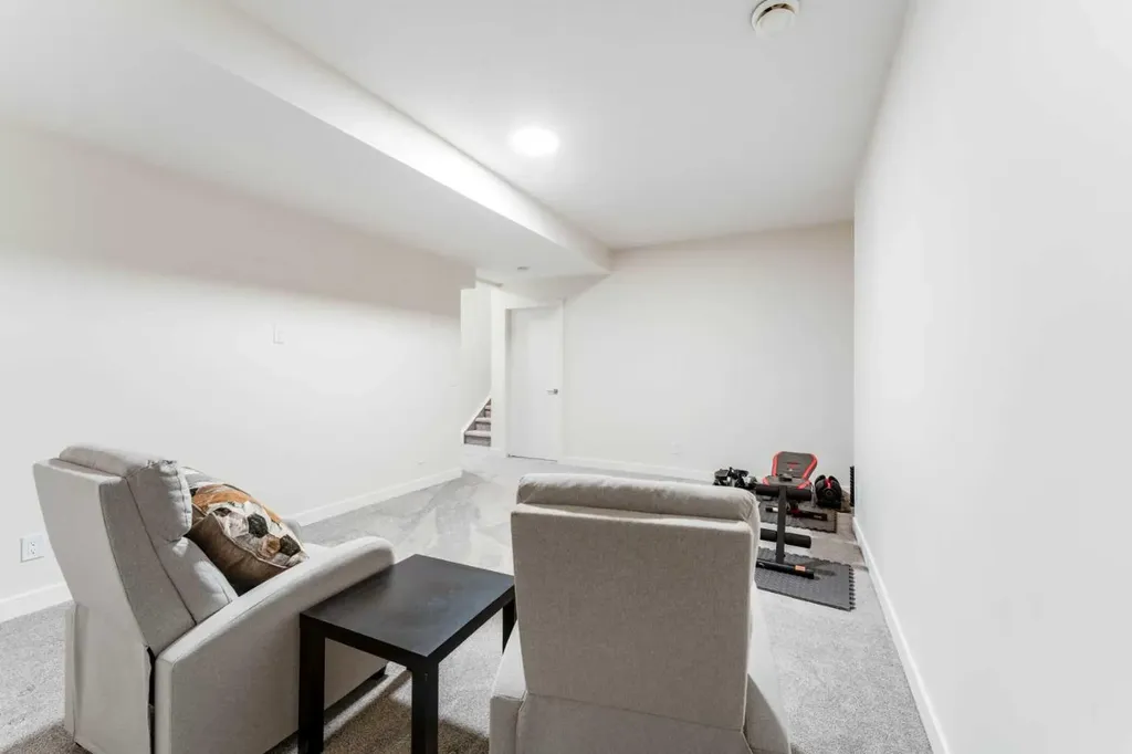 64 Waterford Terrace Chestermere AB T1X 2P7