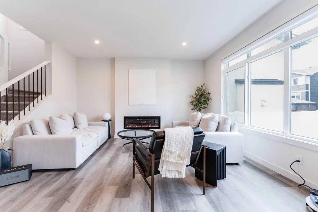 64 Waterford Terrace Chestermere AB T1X 2P7