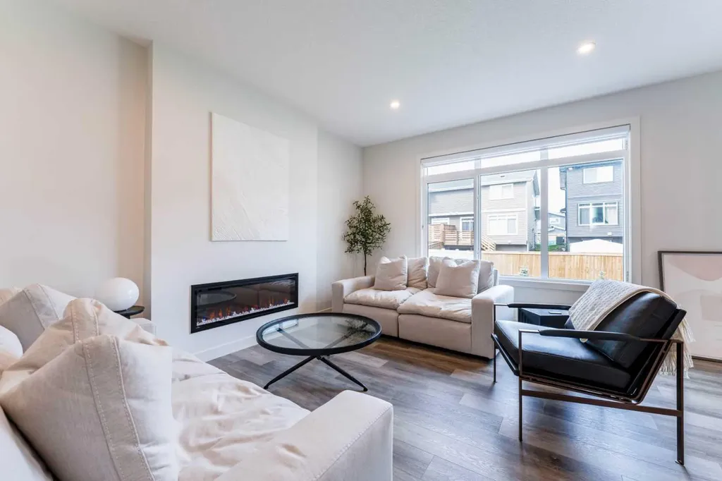 64 Waterford Terrace Chestermere AB T1X 2P7