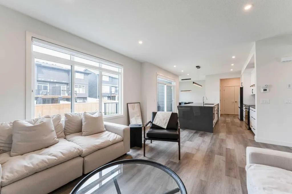 64 Waterford Terrace Chestermere AB T1X 2P7