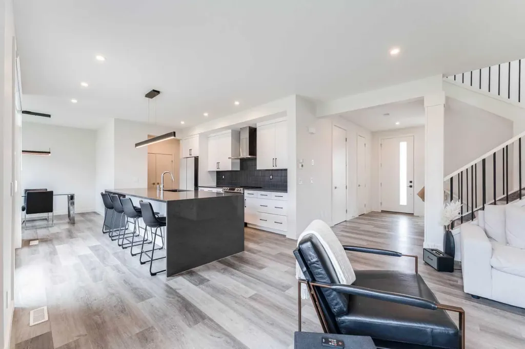 64 Waterford Terrace Chestermere AB T1X 2P7