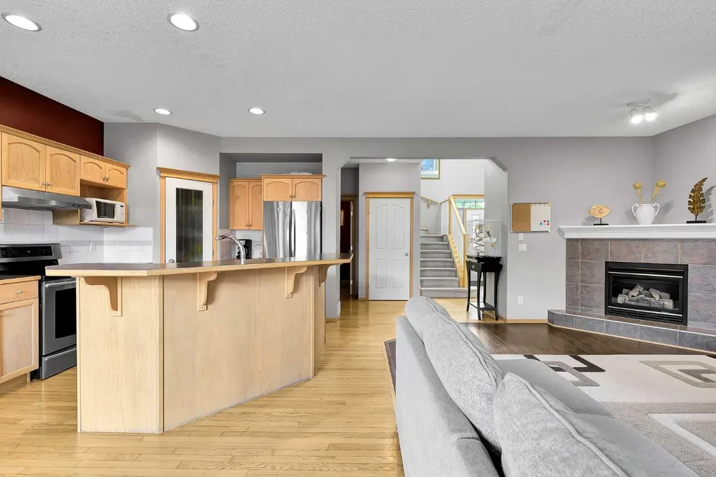1448 Shannon Avenue SW Calgary AB T2Y4L7