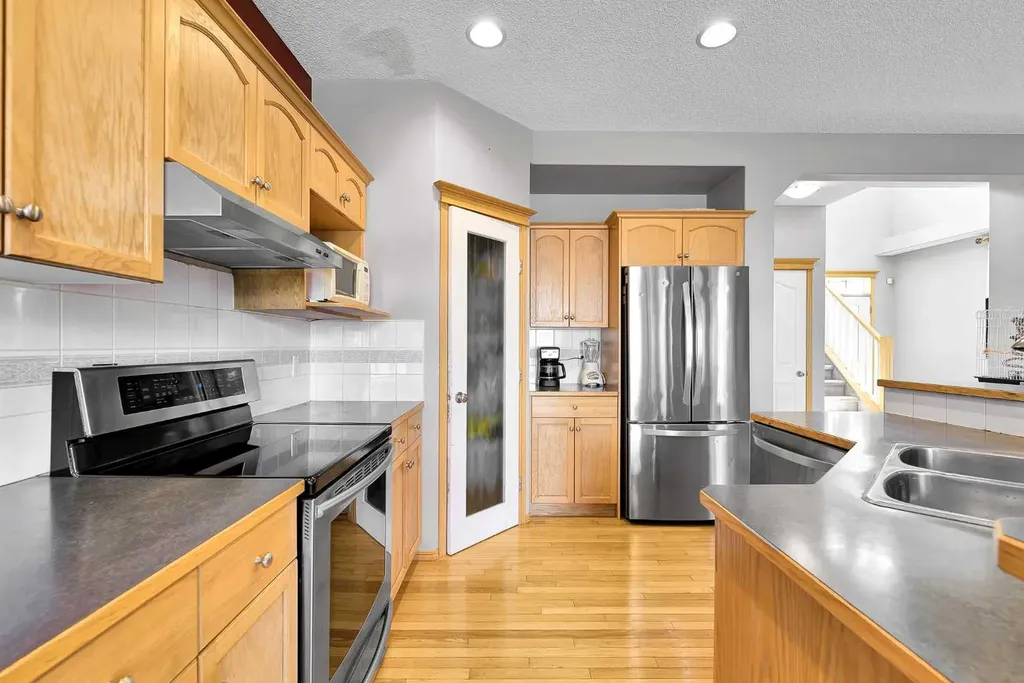 1448 Shannon Avenue SW Calgary AB T2Y4L7
