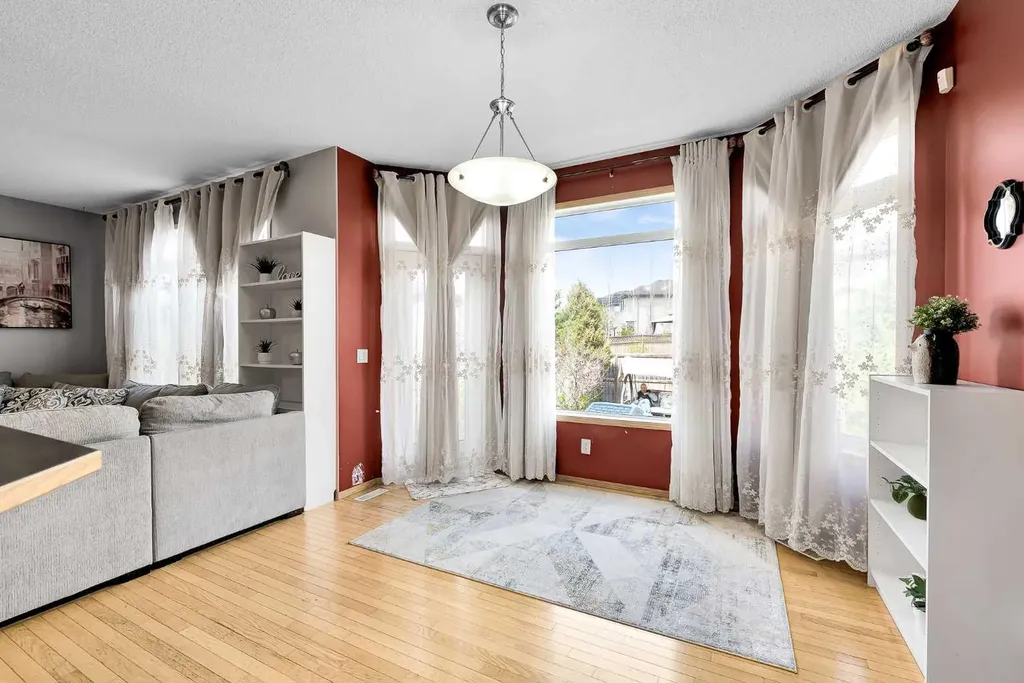 1448 Shannon Avenue SW Calgary AB T2Y4L7