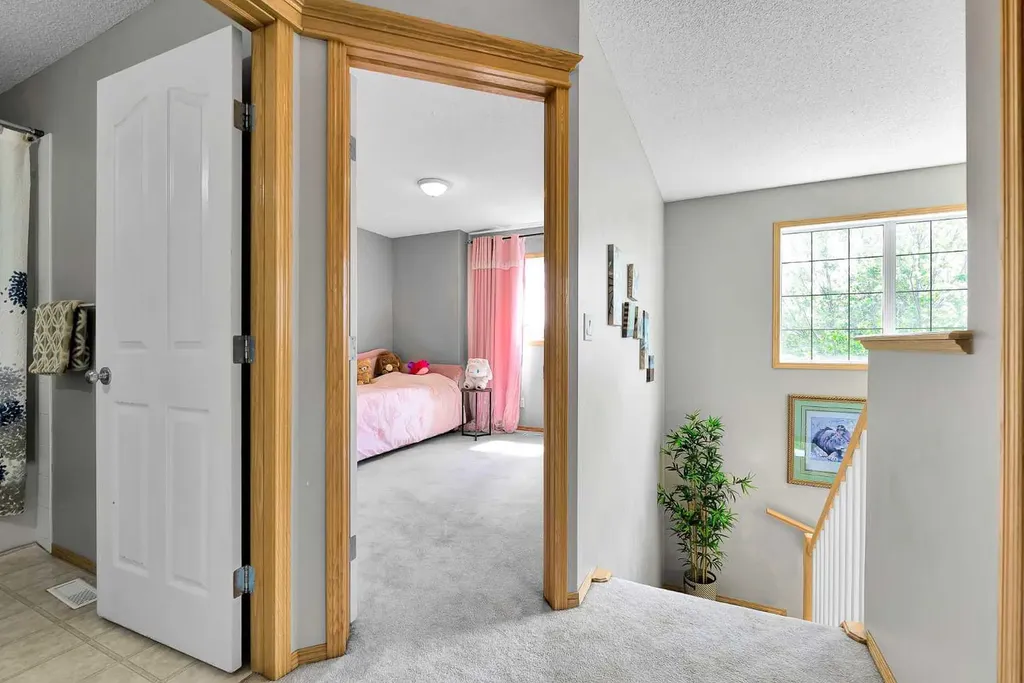 1448 Shannon Avenue SW Calgary AB T2Y4L7