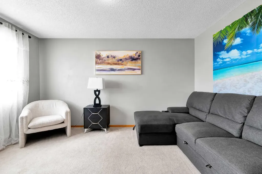 1448 Shannon Avenue SW Calgary AB T2Y4L7