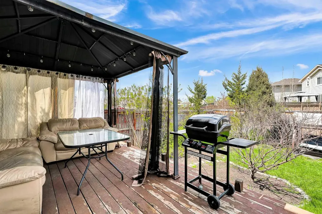 1448 Shannon Avenue SW Calgary AB T2Y4L7