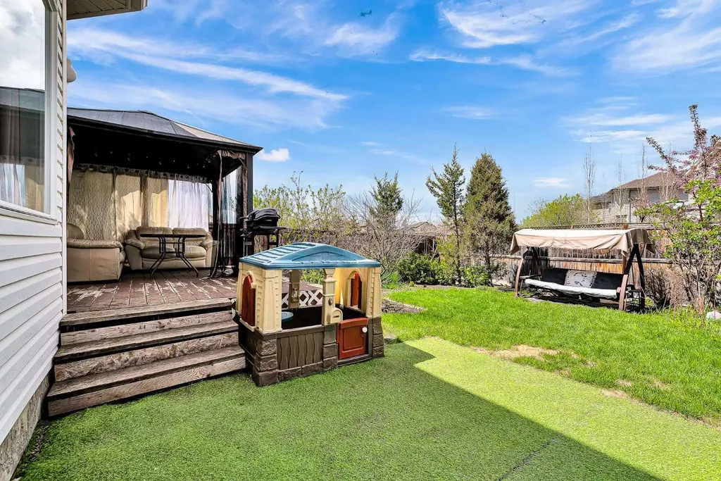 1448 Shannon Avenue SW Calgary AB T2Y4L7