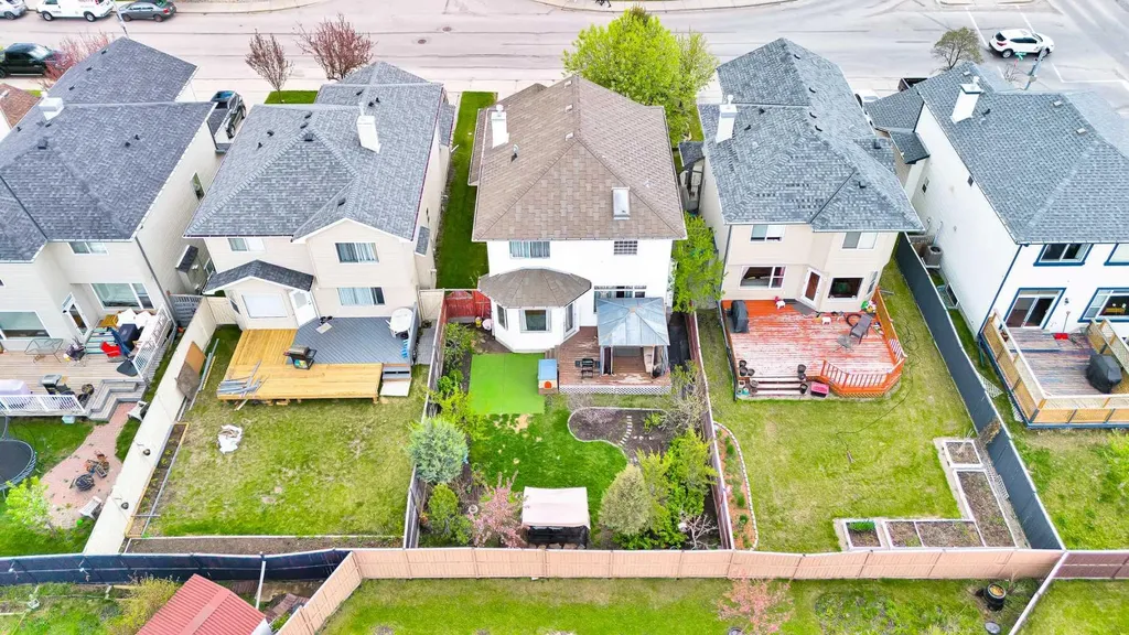 1448 Shannon Avenue SW Calgary AB T2Y4L7