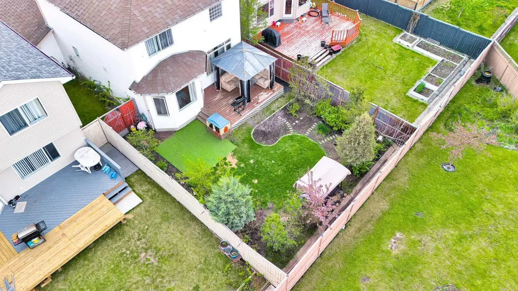 1448 Shannon Avenue SW Calgary AB T2Y4L7