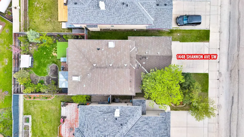 1448 Shannon Avenue SW Calgary AB T2Y4L7