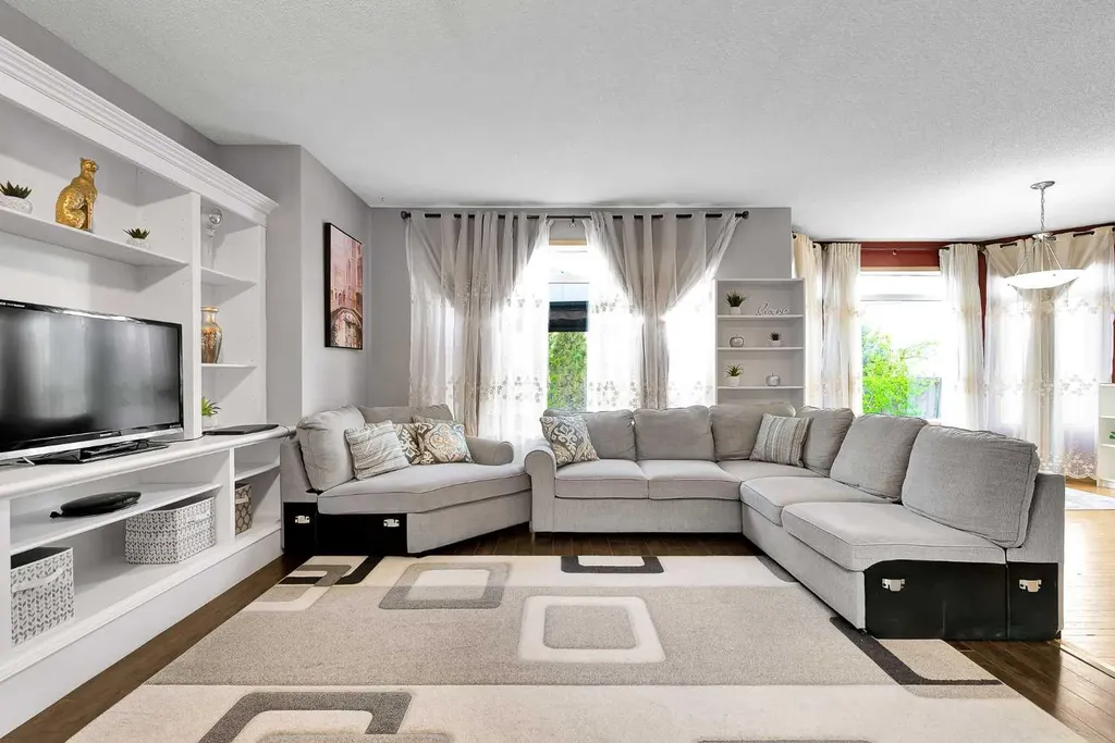 1448 Shannon Avenue SW Calgary AB T2Y4L7