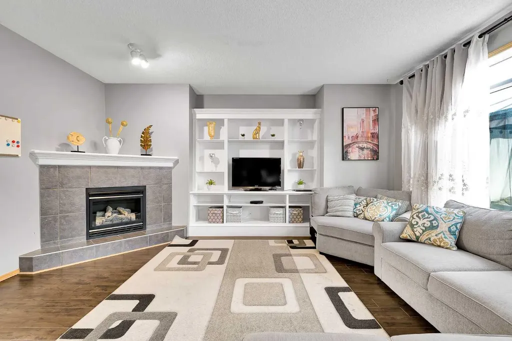 1448 Shannon Avenue SW Calgary AB T2Y4L7