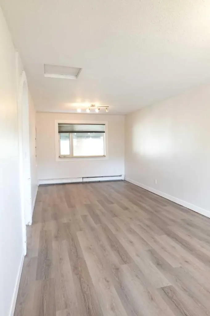 1009 1 Street NE Sundre AB T0M 1X0