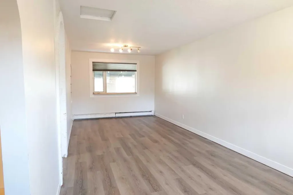 1009 1 Street NE Sundre AB T0M 1X0