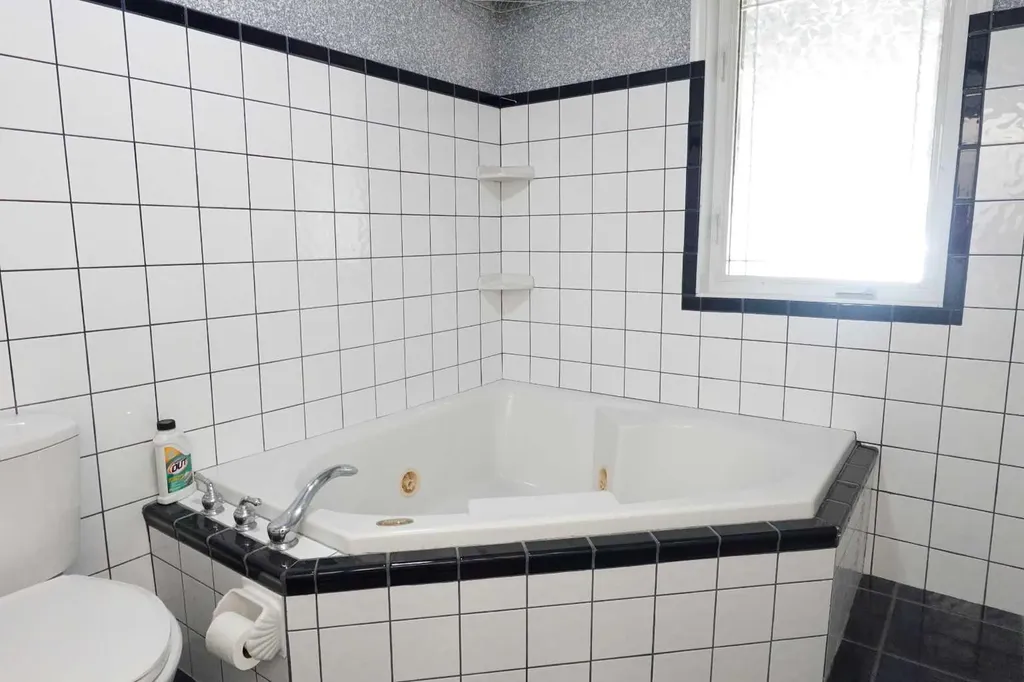 1009 1 Street NE Sundre AB T0M 1X0